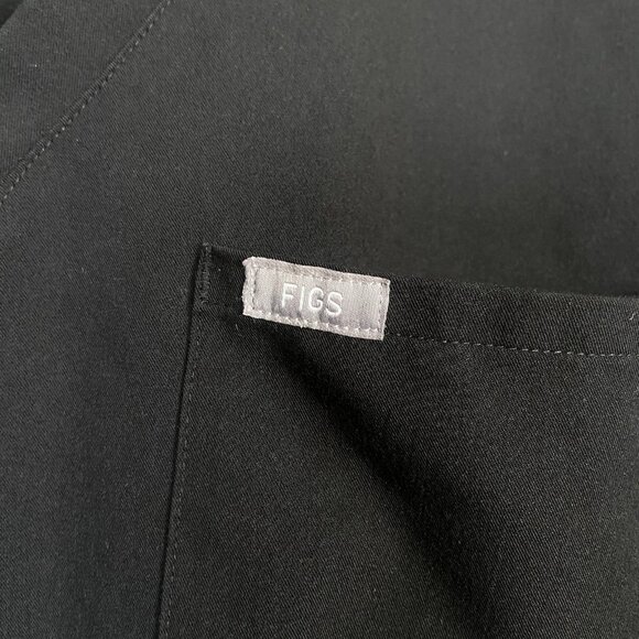 FIGS - MEN'S XXL -BLACK SHORT SLEEVE V NECK TECHNICAL LEON SCRUB TOP W/ POCKET - Picture 4 of 8